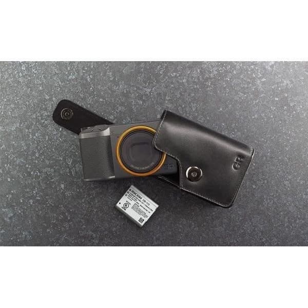 RICOH Kit GR III Street Edition - Kompaktkamera + Extra batteri + GC-9 läderfodral