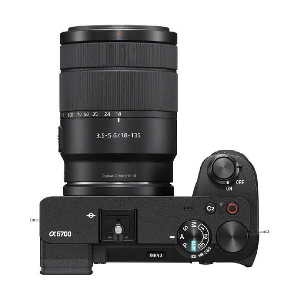 Sony hybridkamera alpha 6700 svart + 18-135