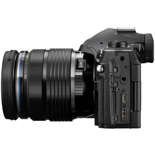 OM-SYSTEM Om-1 Utrustad med Micro Four Thirds-system, M.Zuiko Digital Ed 12-40mm f2.8 Pro II-objektiv, BSI-staplad sensor
