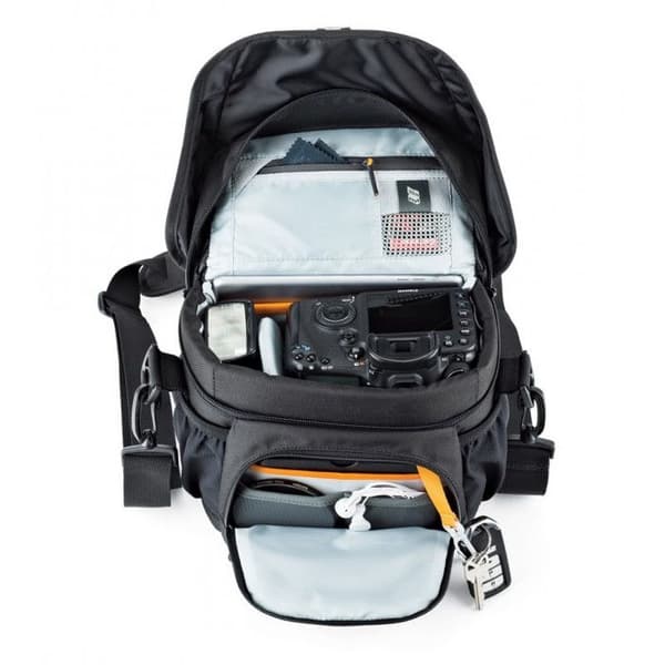 Axelväska - Lowepro - Nova 160 AW II - Polyester 600D - Väderbeständig skydd - Svart