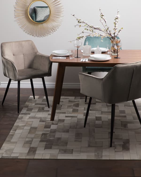 Sæt med 2 Spisestuestole Taupe Beige Velour Sæde med Armlæn Sorte Metalben