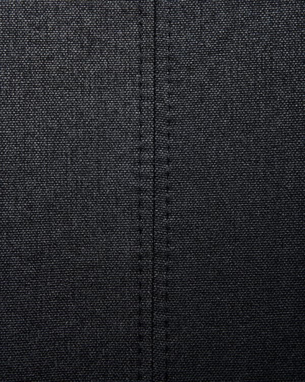 Spisebordsstole Sort Polstret med Lyst Træben 2 stk 81 x 56 x 44 cm Firkantet Spisestole med Armlæn til Køkken Design med Hul i Ryglæn Moderne