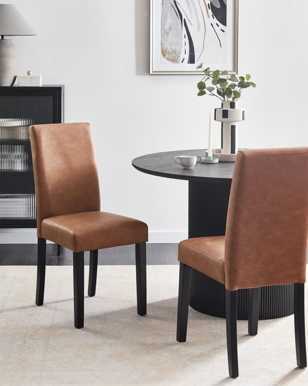 Spisebordsstole Brun Kunstlæder med Sort Fyrretræ Ben Sæt 93 x 59 x 40 cm uden Armlæn Rustik Distressed Look Køkken Indretning til Spisebord