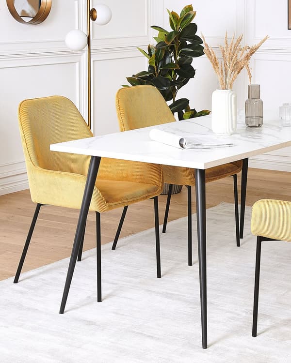 Set av 2 Matstolar Gul Manchestertyg Klädd Sits Svarta Metallben Modern Stil
