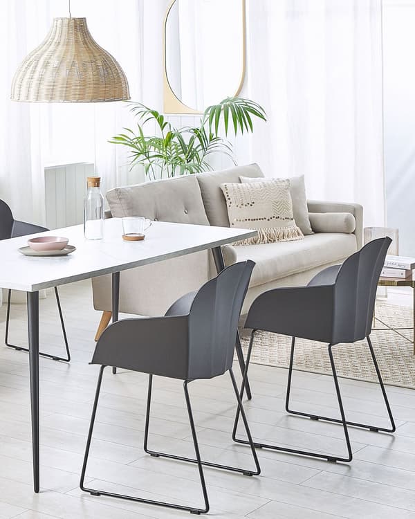 Set av 2 Matstolar Svart Syntetiskt Material Svarta Metallben Formad Ryggstöd Modern Vardagsrum