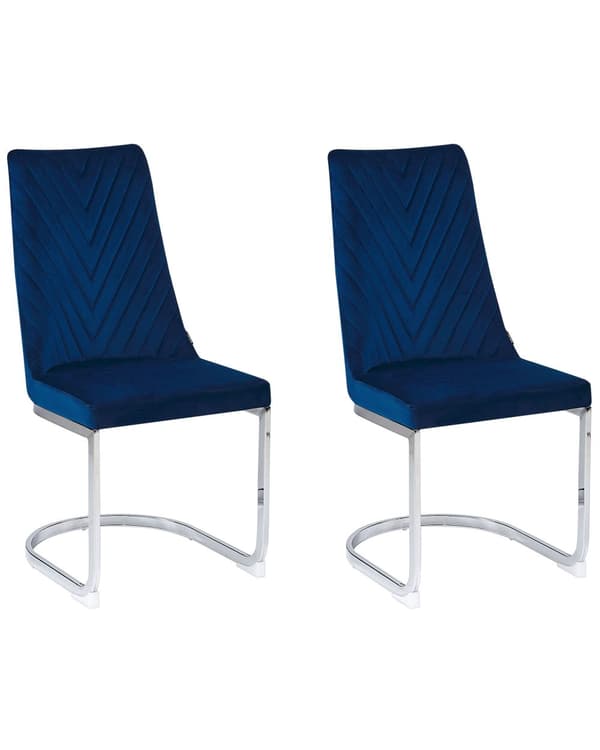 Et sæt med 2 Spisestuestole i Mørkeblå Velour med Kromben til en Moderne Spisestue i Glamourøs Stil