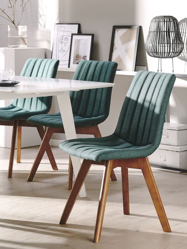 Uppsättning av 2 Stolar Mörkgrön Polyester Mörka Ben Trä Vertikalt Vadderat Böjt Ryggstöd