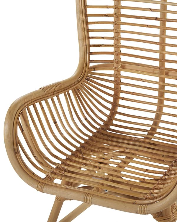 Lysebrun rattan stol højryggede armlæn hjem have balkon terrasse