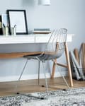 Miniatyrbilde 2 av 11: Sett med 2 Spisestoler Sølv Metallramme Sete Kunstskinn Geometrisk ryggstøtte Moderne industriell design