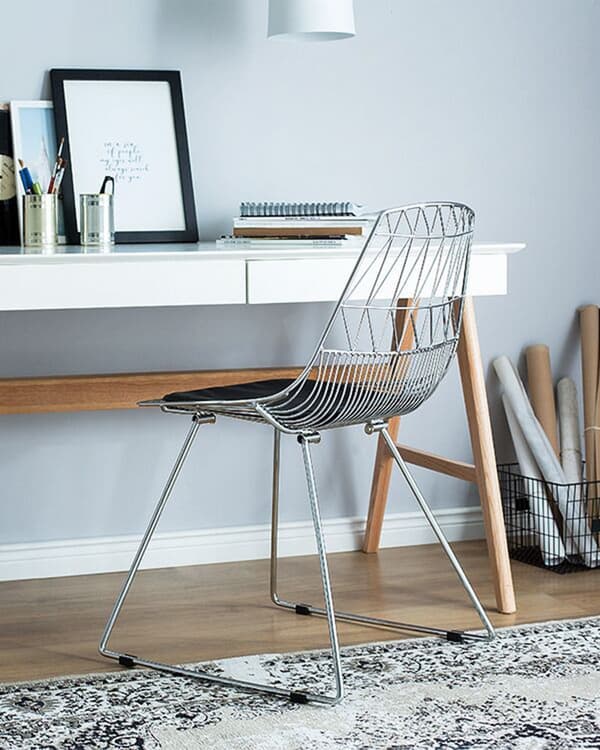 Sett med 2 Spisestoler Sølv Metallramme Sete Kunstskinn Geometrisk ryggstøtte Moderne industriell design