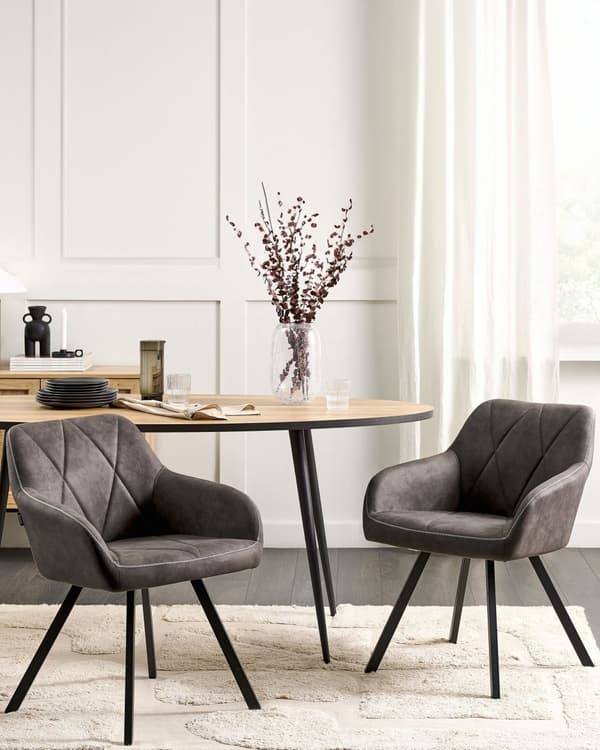 Sett med 2 spisestuestoler i grått stoff med armlene Vattert ryggstøtte Svarte metallben Retro Overgangsstil
