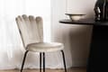 Miniatyrbilde 2 av 3: 2 x Limhamn spisestuestoler velour beige.