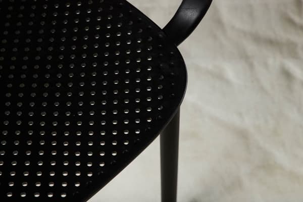 Baltimore spisestuestoler med armlener, plast svart.