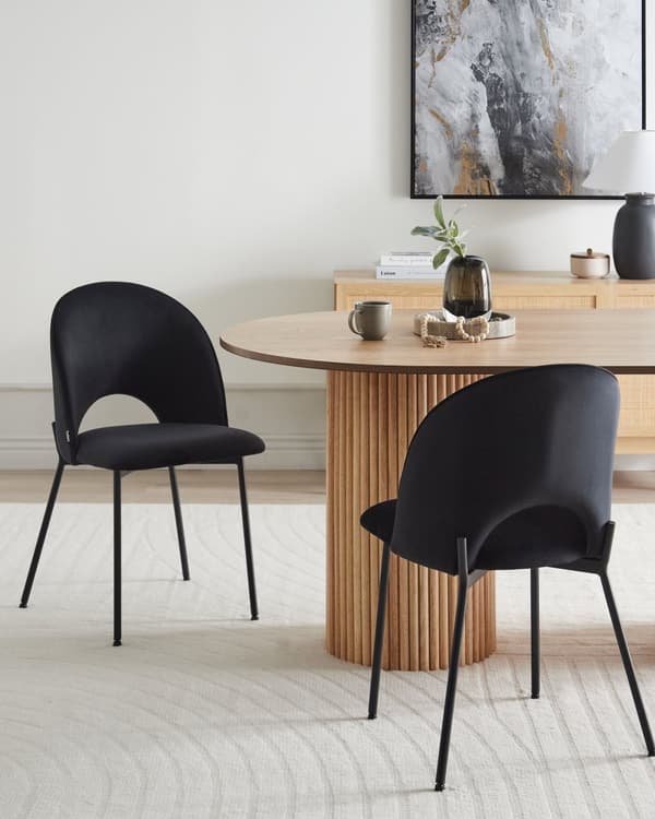 Tuoli musta sametti verhoiltu metallijalat 2 kpl setti käsinojaton ruokapöydän glamour retro tyyli