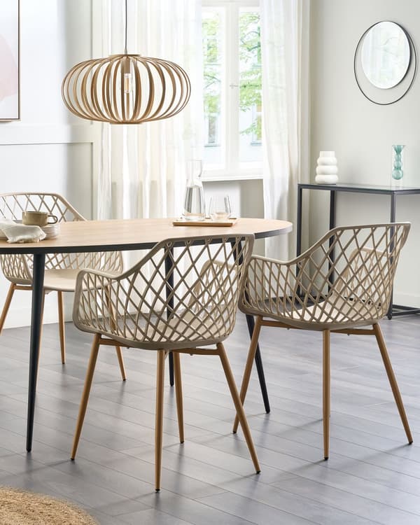 Spisebordsstole Beige Plast med Metalben Sæt af 2 Skalstole med Armlæn Flet Mønster Ryglæn Moderne Minimalistisk Køkken Tilbehør