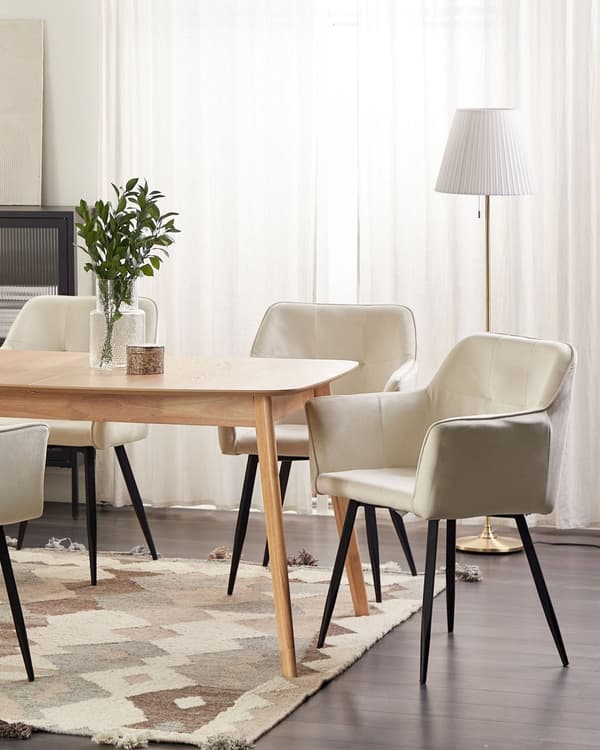 Uppsättning med 2 Matstolar Off-White Beige Sammet Klädd Sits med Armstöd Svarta Metallben Matsal Kök