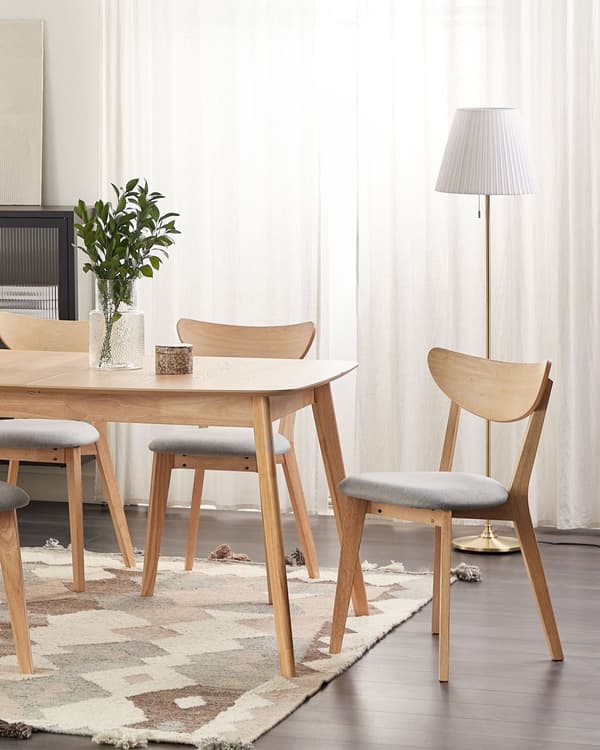 Sæt med 2 spisebordsstole lyst træ gummitræ sædepude accent spisebordsstol moderne traditionelt design