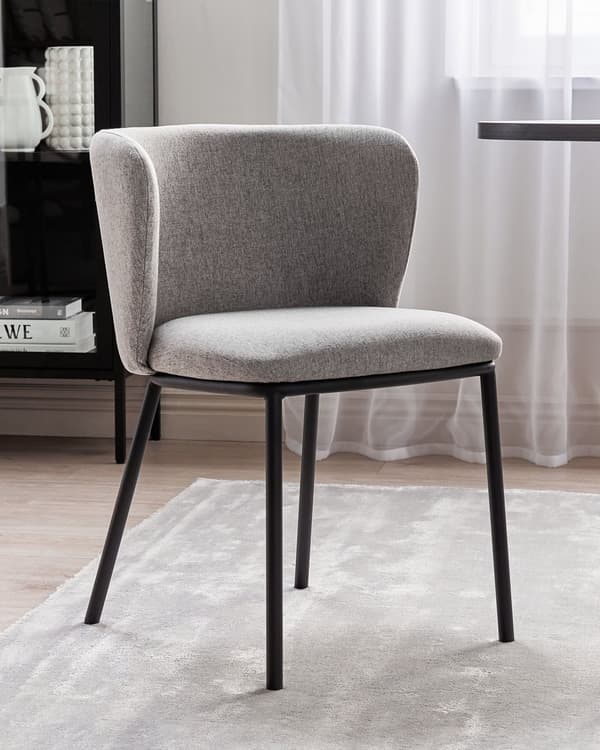 Uppsättning med 2 matstolar Grå polyesterklädsel Svarta metallben Armlöst böjt ryggstöd Modern modern design