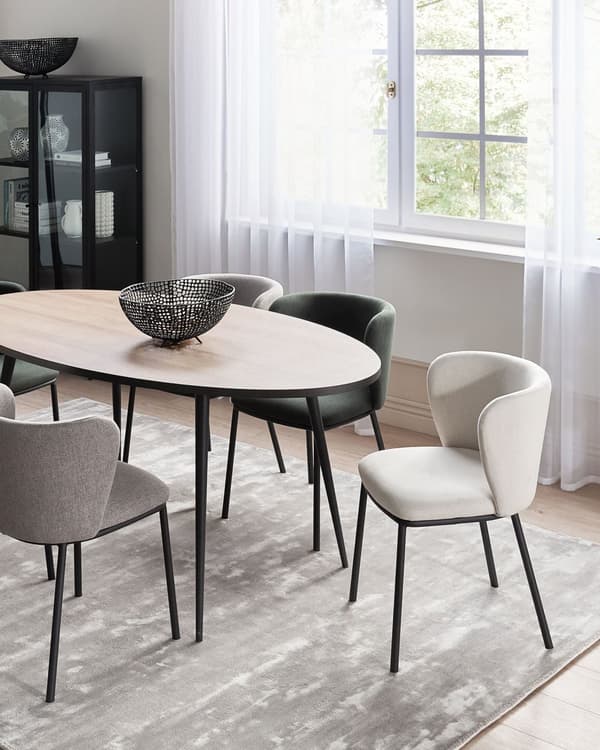 Sett med 2 spisestoler Off-white Polyester Svarte metallben Uten armlener Buet form Moderne design Kjøkken Spisestue