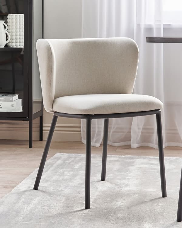 Sett med 2 spisestoler Off-white Polyester Svarte metallben Uten armlener Buet form Moderne design Kjøkken Spisestue