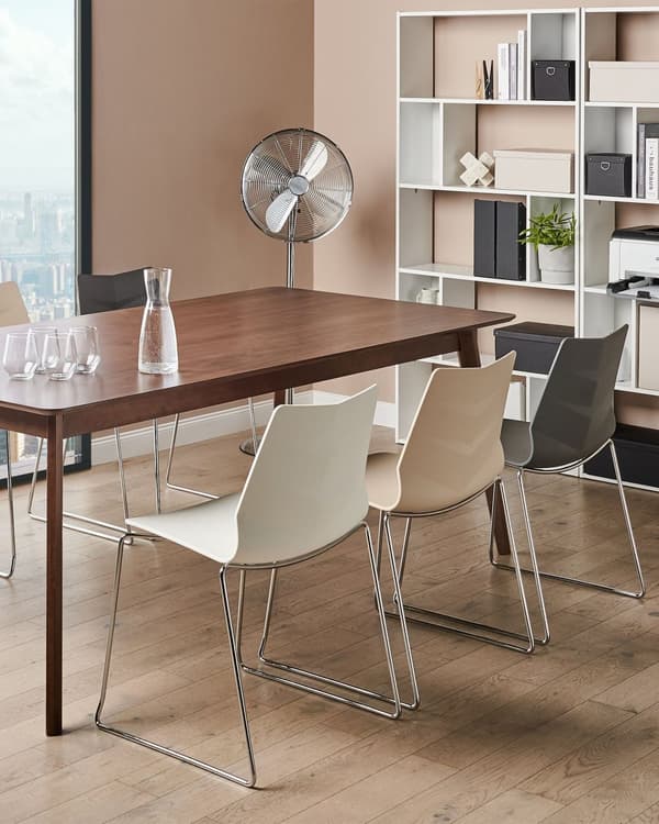 Stol beige 4 stk. stabelbare ingen armlæn plastik fodstøtter metalben moderne moderne skandinavisk stil