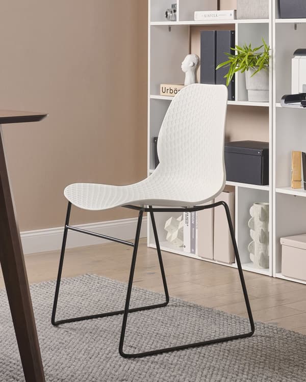Sett med 4 spisestoler Hvit Plast Stål Uten armlener Kan stables Benhetter Moderne design Konferansestoler