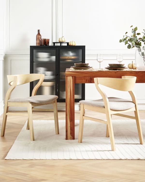 Tuoli vaalea puu beige kangas istuin 2 kpl setti ruokapöydän käsinojaton retro perinteinen tyyli