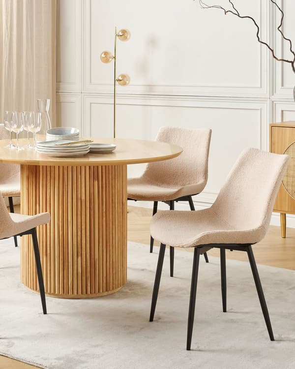 Sett med 2 Spisestoler Beige bouclépolstring Høy ryggstøtte Svarte metallben Moderne design