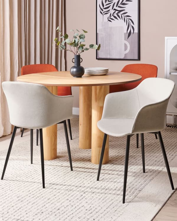 Set om 2 matstolar Ljusbeige tygklädda Svarta ben Retrostil Vardagsrumsmöbler