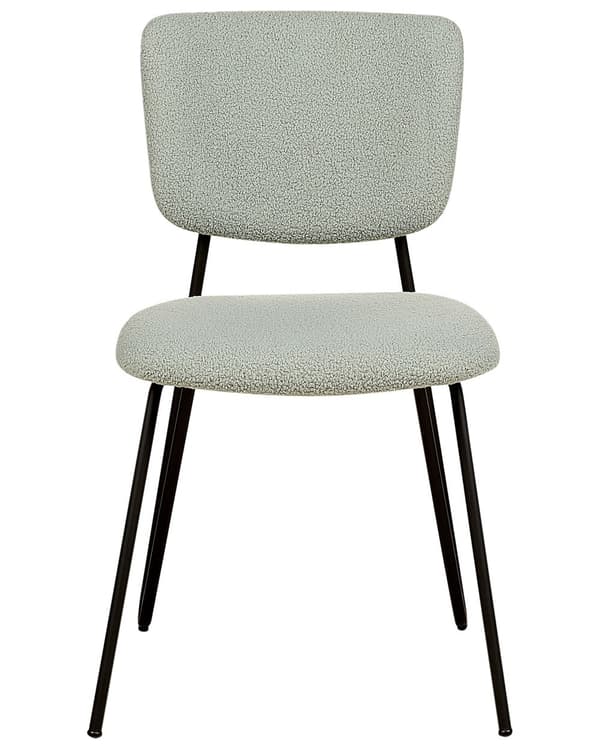 Sett med 2 spisestuestoler Lysegrønn bouclékledning Svarte metallben Armløs buet rygg Moderne moderne design
