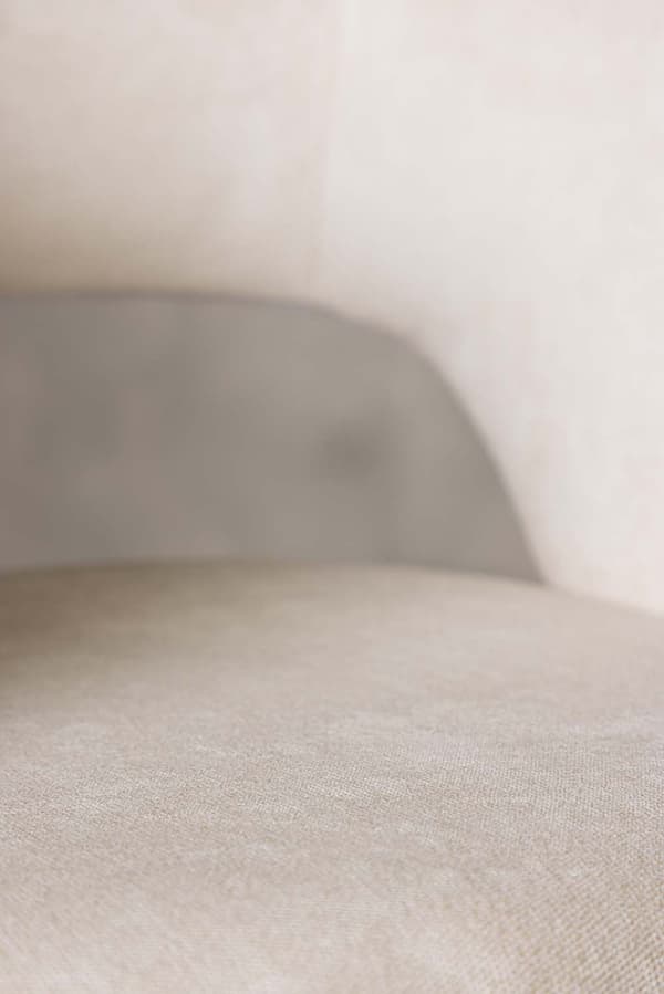 2 x Day spisestuestoler med armlener offwhite.