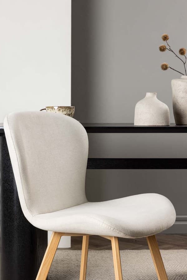 2 x Lilja spisestuestol beige, egetræ dekor.