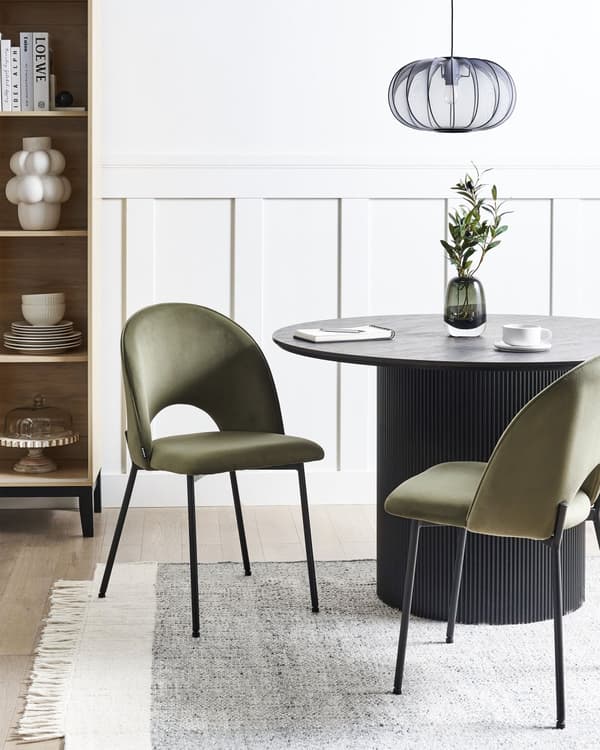 Sæt med 2 Spisestuestole Grønne Velour Polstrede Sorte Ben Retro Glamourøs Spisestue Køkken