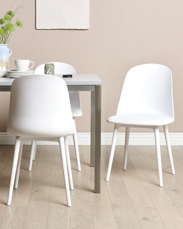 Stol hvid 2 stk plast kunstlæder armløs spisebordsstol minimalistisk moderne stil spisestue køkken