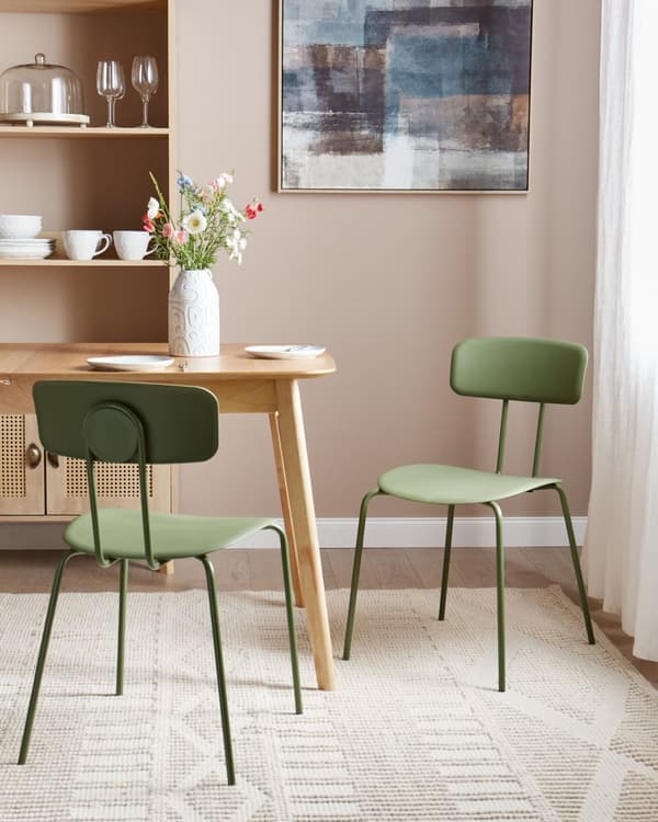 Sett med 2 spisestoler med grønn plastsete Armløs design Moderne ben i metall