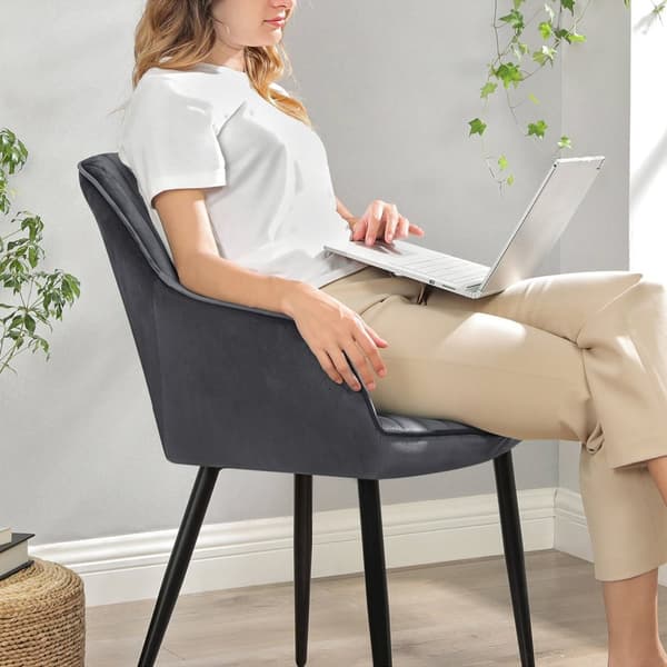 Rootz Velvet Dining Chair - Grå Stol - Stoppad sits - Skumstoppning - Pulverlackerade metallben - 62,5 cm x 60 cm x 85 cm