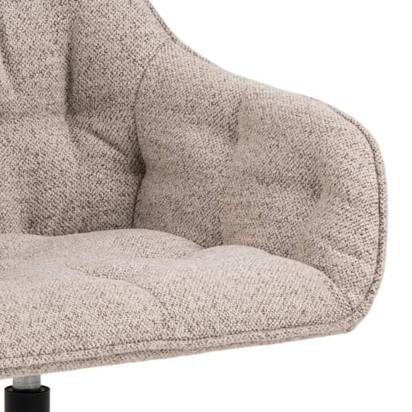 Brooke spisestuestoler med armlener dreiefunksjon beige.