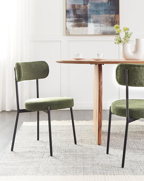 Set med 2 Matstolar Mörkgrön Bouclé Svarta Stålben Modern Design Matsal Kök Bar Sittmöbler