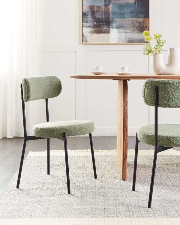 Sett med 2 Spisestuestoler Lysegrønn Boucle Svart Stålben Moderne Design Sitteplasser i Spisestuen