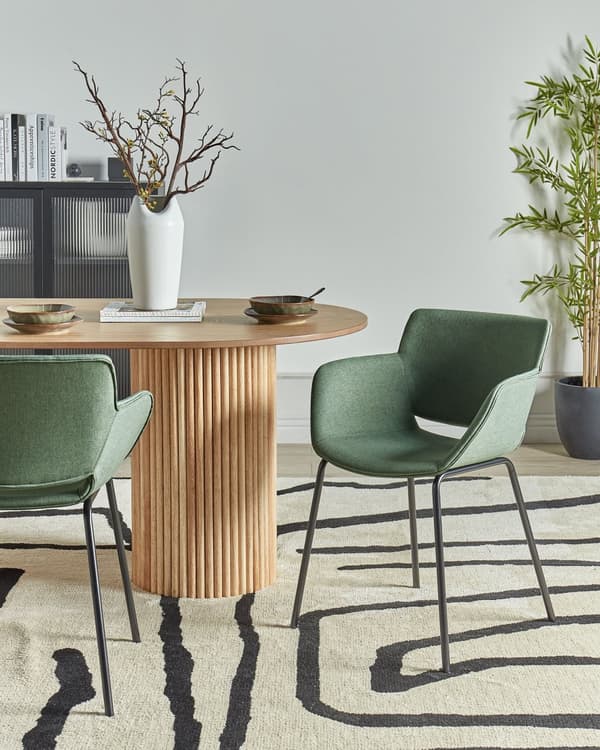 Sett med 2 Spisestoler Grønn Polyester Polstring Metallben Elegante Spisestuemøbler