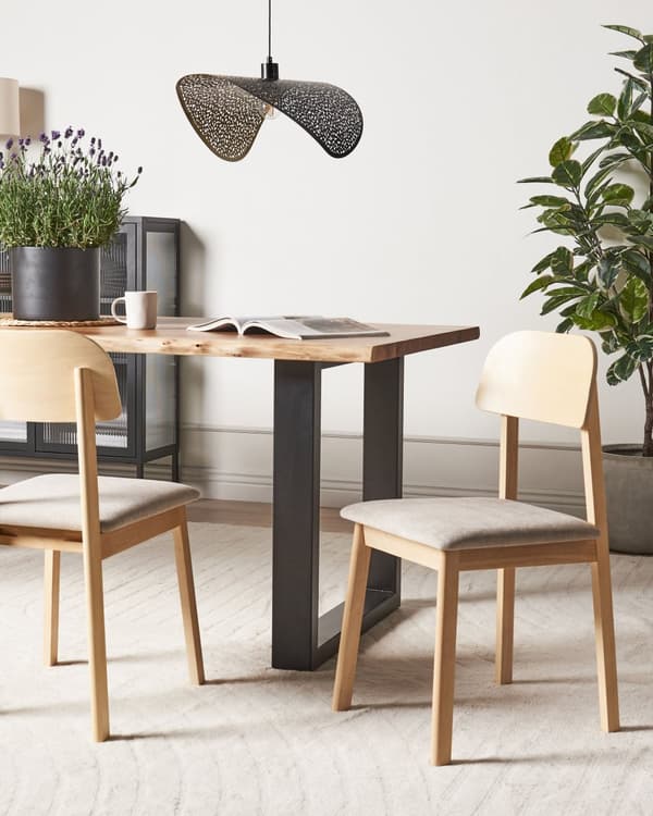 Sett med 2 spisestoler Lyst tre Taupe Ramme i gummitre Seter i polyesterstoff Uten armlener Retro design Spisestue Kjøkken