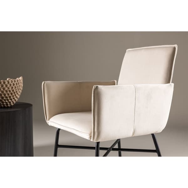 Petra matstol med armstöd sammet beige.