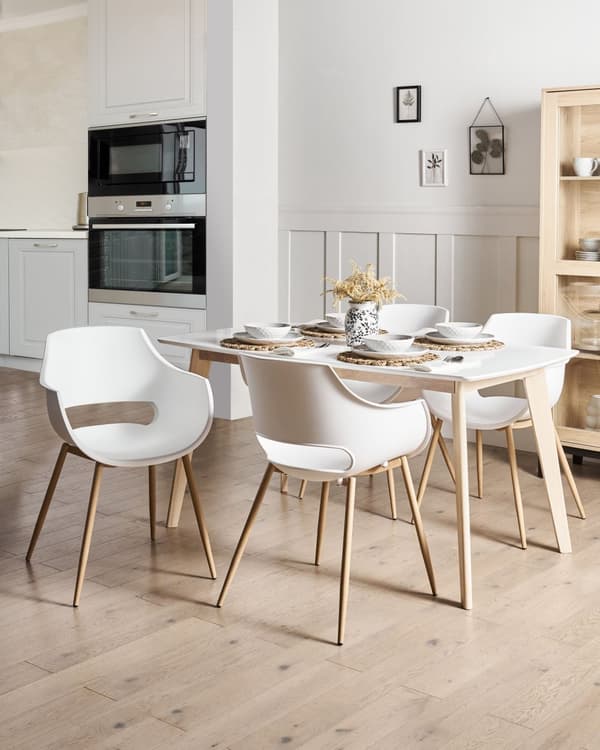 Sæt med 4 spisebordsstole hvid syntetisk sæde metalben moderne minimalistisk stil køkken spisestue