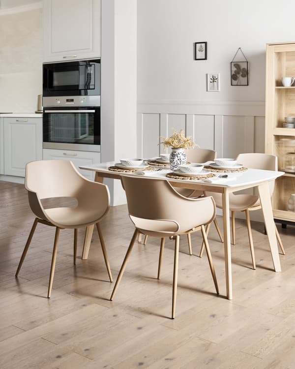 Sett med 4 spisestoler Beige Syntetisk materiale Metallben Moderne og minimalistisk stil Kjøkkenstoler Spisestue