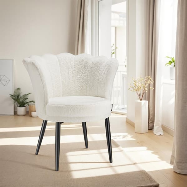 Stoppad stol Stella, 67x64x76cm - Fuskpäls crème/svart