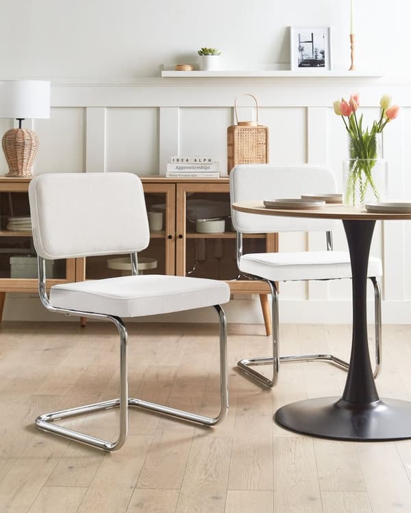 Sæt med 2 spisebordsstole råhvid fløjl metalben uden armlæn retrodesign