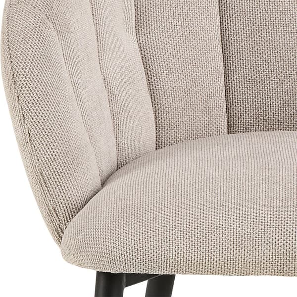 Daniella spisestuestoler med armlene stoff beige.