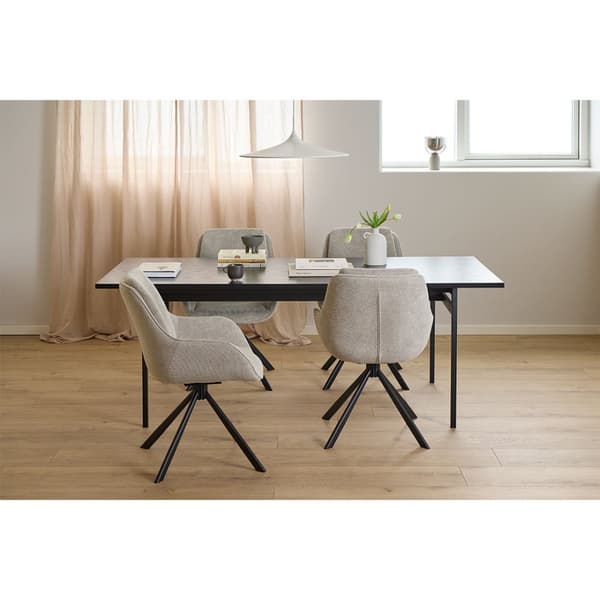 2 x Carrie spisestuestoler med armlene stoff brun.