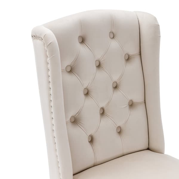 Set med 2 sammetstolar med ekben - dekorerade med nitar - Beige