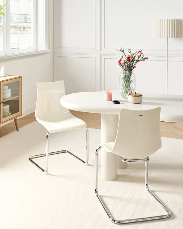 Sett med 2 Spisestoler Off White Plastsete Cantilever Metallben Stoler